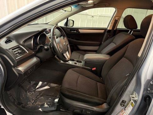 Used 2017 Subaru Outback 2.5i Premium image 5