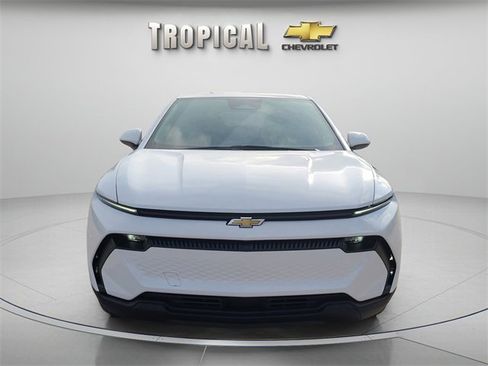 New 2026 Chevrolet Equinox EV LT image 8