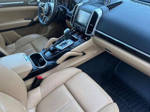 Used 2016 Porsche Cayenne AWD/4WD image 15