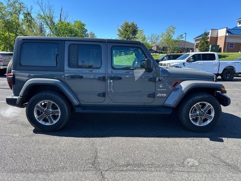 Used 2020 Jeep Wrangler Unlimited Sahara AWD/4WD image 4