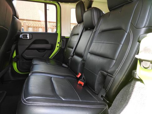 Used 2021 Jeep Wrangler Unlimited Sahara w/ Uconnect 4C Nav & Sound Group AWD/4WD image 22