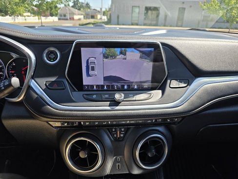 Used 2019 Chevrolet Blazer Premier w/ Driver Confidence II Package FWD image 11