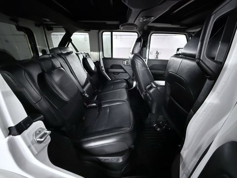 Used 2022 Jeep Wrangler Unlimited Sahara w/ Cold Weather Group image 26