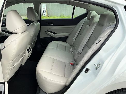 Used 2022 Nissan Altima 2.5 SL FWD image 24