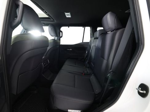 Used 2024 Lexus GX 550 AWD/4WD image 14