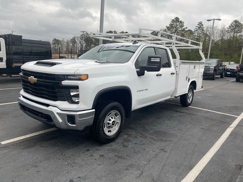 Used 2024 Chevrolet Silverado 2500 W/T w/ WT Convenience Package image 3
