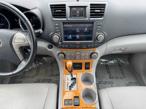 Used 2009 Toyota Highlander Limited AWD/4WD image 2