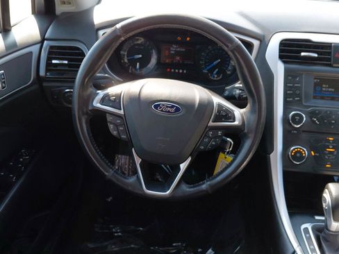 Used 2016 Ford Fusion SE w/ Equipment Group 201A FWD image 34