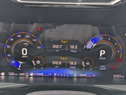Used 2026 Chevrolet Colorado Z71 w/ Technology Package AWD/4WD image 25