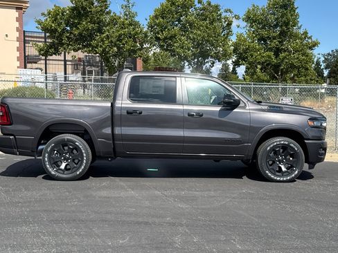 New 2026 RAM 1500 4x4 Crew Cab image 2