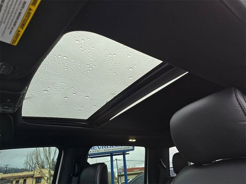 Used 2020 Ford F450 Platinum w/ Camper Package image 29