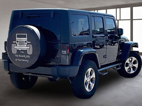 Used 2016 Jeep Wrangler Unlimited Sahara w/ Connectivity Group AWD/4WD image 4