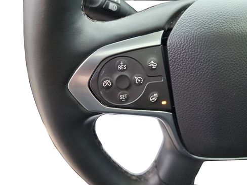 Used 2023 Chevrolet Traverse RS image 31