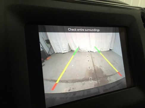 Used 2019 Jeep Cherokee Latitude w/ Cold Weather Group AWD/4WD image 10