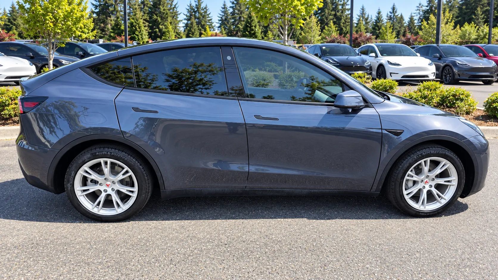 Used 2021 Tesla Model Y Long Range AWD/4WD image 4