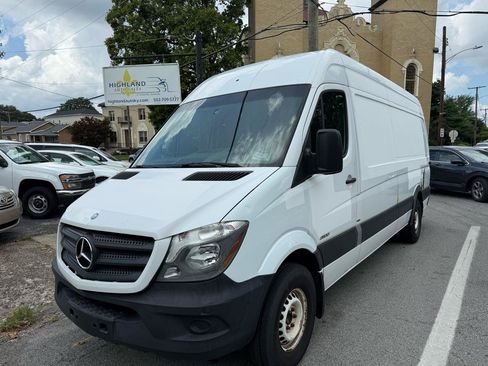 Used 2014 Mercedes-Benz Sprinter 2500 image 1