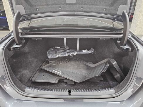 Used 2024 BMW i5 eDrive40i w/ M Sport Package image 28