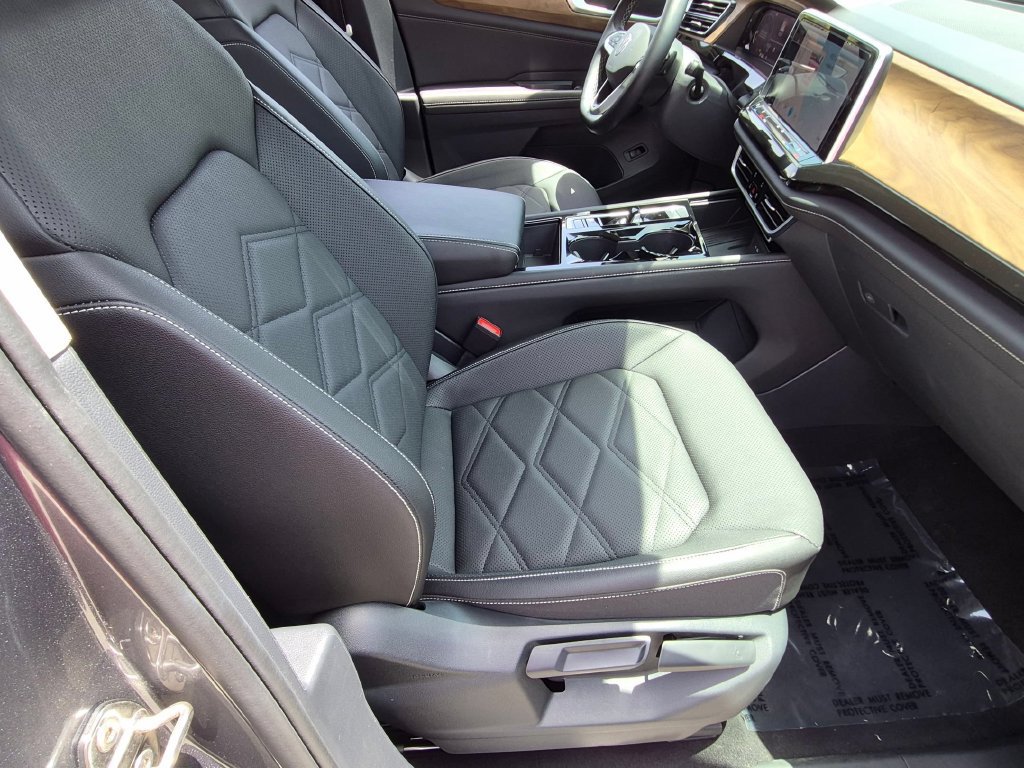 Used 2025 Volkswagen Atlas SE AWD/4WD image 31