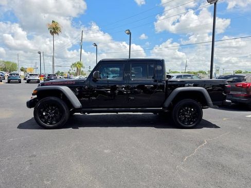 Used 2022 Jeep Gladiator Rubicon w/ LED Lighting Group AWD/4WD image 13