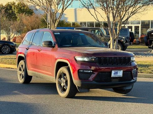 New 2025 Jeep Grand Cherokee Limited w/ Black Appearance Package image 1