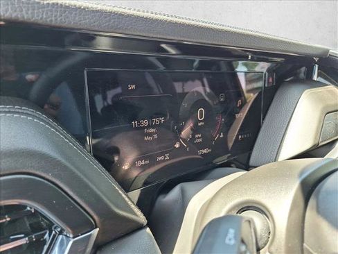 Used 2025 GMC Yukon XL Denali AWD/4WD image 11