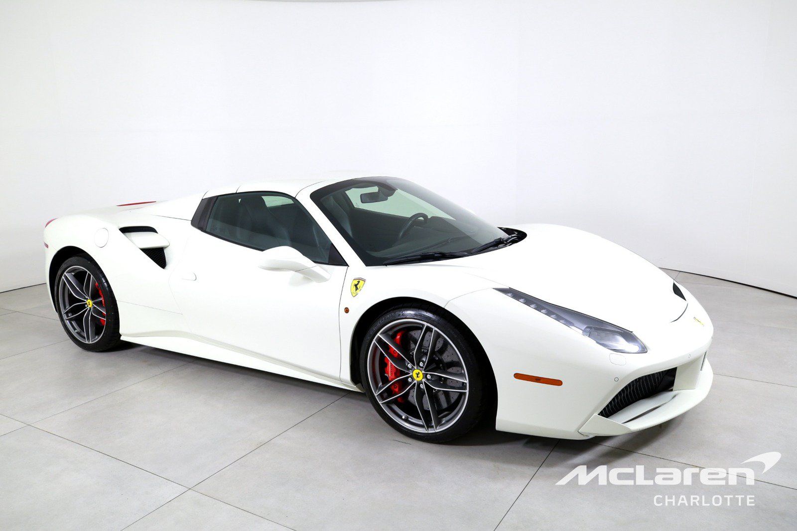 Used 2019 Ferrari 488 Spider RWD image 3