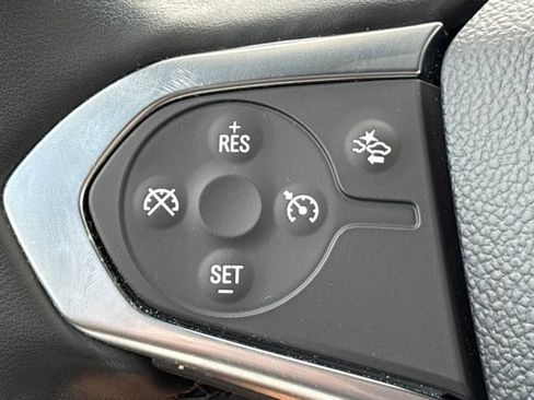 Used 2023 Chevrolet Traverse LT AWD/4WD image 21