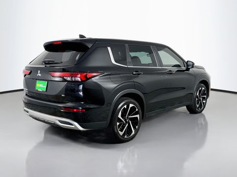 Used 2023 Mitsubishi Outlander SE Black Edition FWD image 10