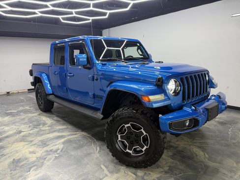 Used 2023 Jeep Gladiator High Altitude AWD/4WD image 6