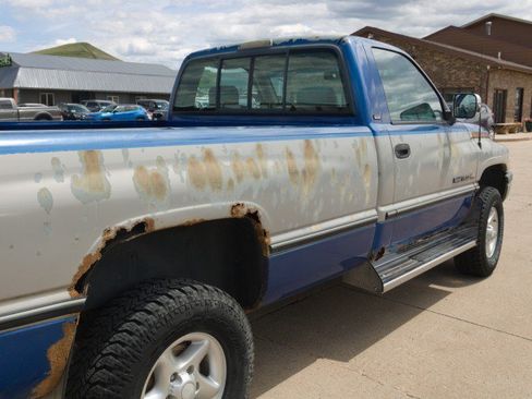 Used 1996 Dodge Ram 1500 Truck 4x4 Regular Cab image 9