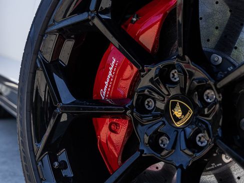Used 2024 Lamborghini Urus Performante image 22