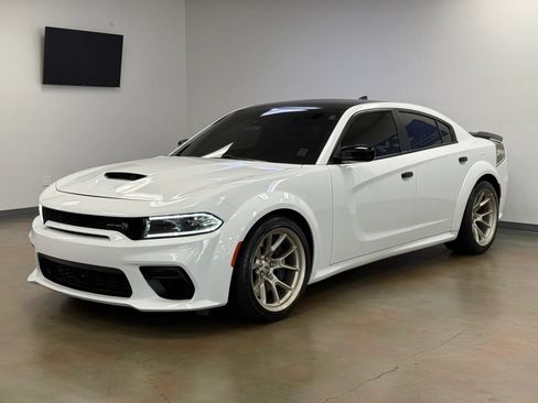 Used 2023 Dodge Charger Scat Pack RWD image 4