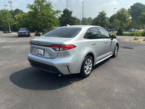 Used 2025 Toyota Corolla LE FWD image 11