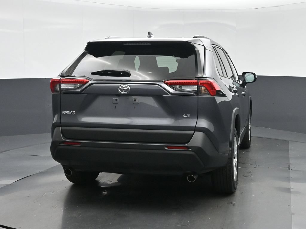 Used 2021 Toyota RAV4 LE FWD image 6
