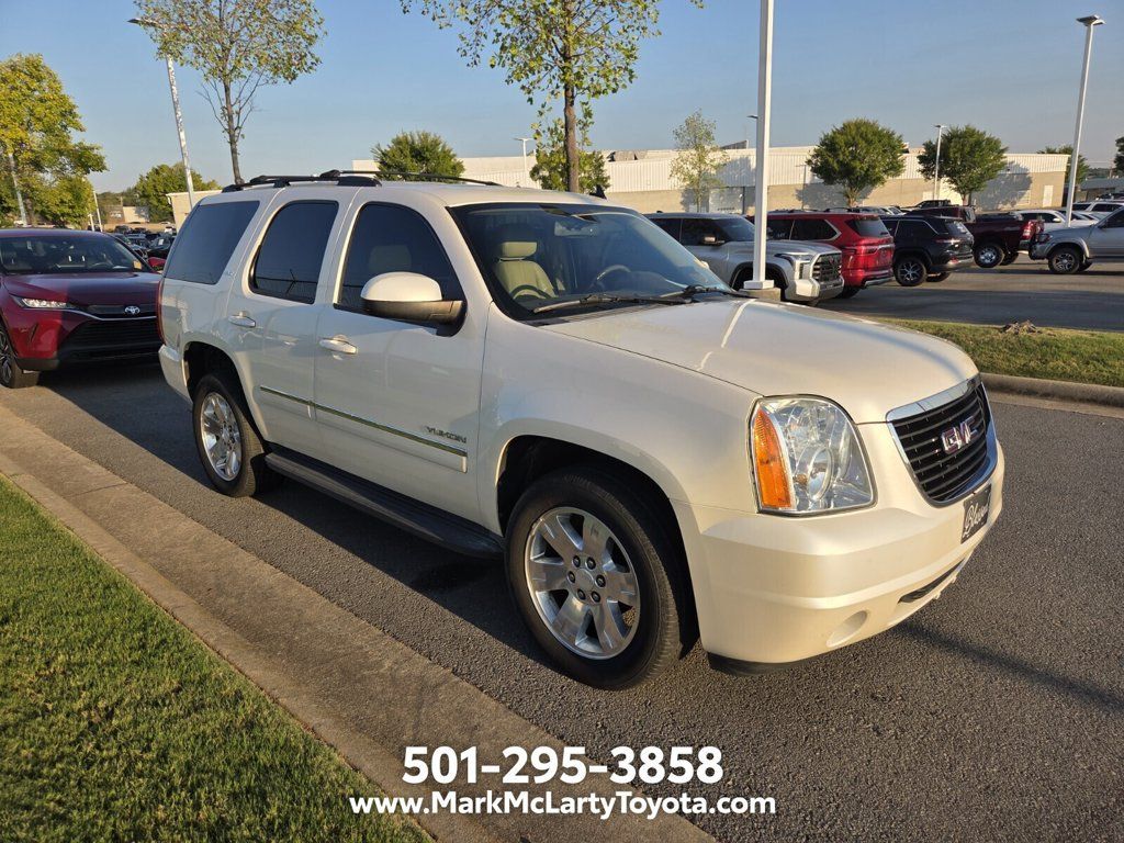 Used 2013 GMC Yukon SLT w/ SLT-2 Equipment Package RWD image 3