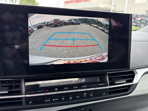 Certified 2026 Toyota Sienna XLE FWD image 27