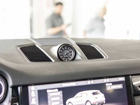 Used 2021 Porsche Cayenne E-Hybrid image 26