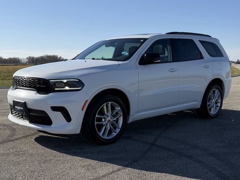 Used 2024 Dodge Durango GT image 2