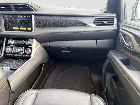 Used 2024 GMC Yukon Denali AWD/4WD image 19
