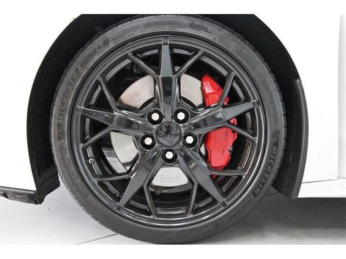 Used 2021 Chevrolet Corvette Stingray Premium Cpe w/ Z51 Performance Package image 29