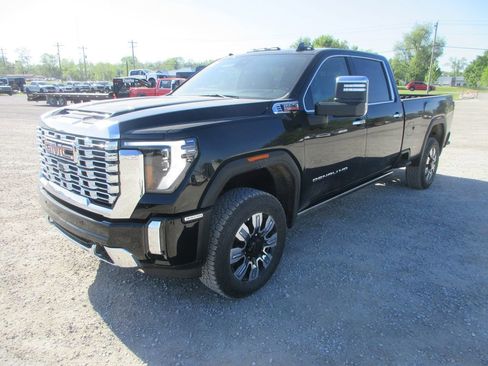 New 2026 GMC Sierra 3500 Denali w/ Denali Reserve Package AWD/4WD image 11