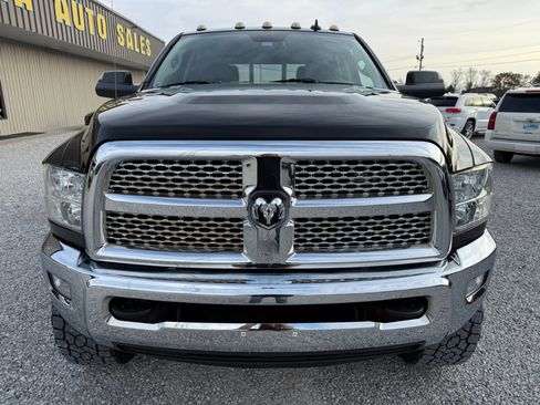 Used 2017 RAM 2500 SLT w/ Luxury Group image 2