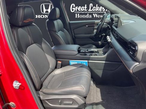 Used 2025 Honda Pilot TrailSport image 14