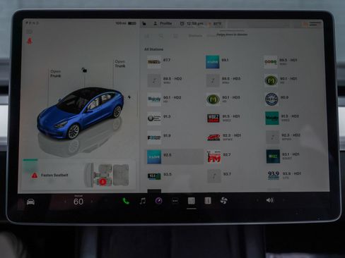 Used 2023 Tesla Model 3 Standard Range RWD image 21