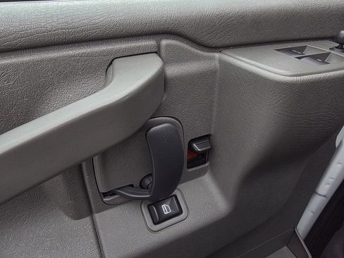 Used 2023 GMC Savana 2500 w/ Driver Convenience Package image 12