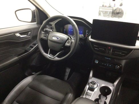 New 2026 Ford Escape SE w/ Class II Trailer Tow Package FWD image 16