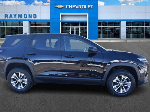 New 2026 Chevrolet Equinox LT image 2