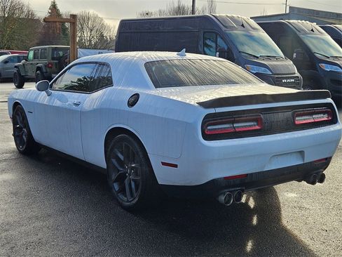 Certified 2021 Dodge Challenger R/T w/ Plus Package image 5