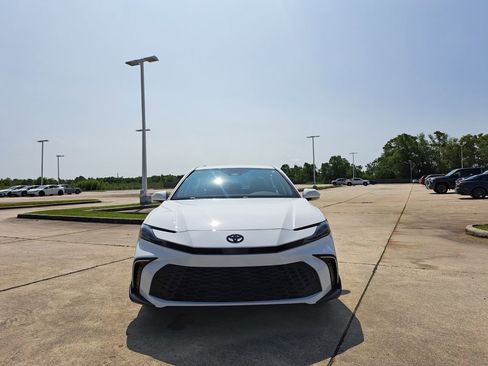 New 2026 Toyota Camry SE FWD image 2