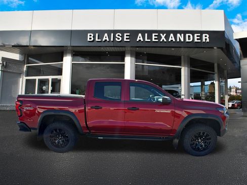 Used 2023 Chevrolet Colorado Trail Boss w/ Advanced Trailering Package AWD/4WD image 2